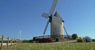 Moulin à Vent du Cluzelet Moulin à Vent du Cluzelet