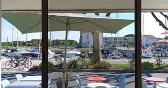 Chez Les Garçons
