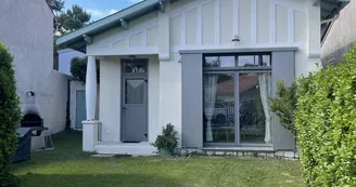La Villa 5 by L. Bricou