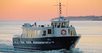 Escapade sur Fort Boyard au soleil couchant - La Rochelle Croisières