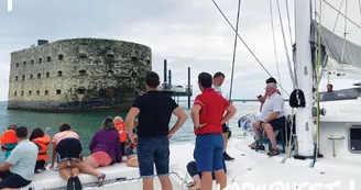 Après-midi aventure en catamaran à voile vers Fort Boyard – Kapalouest Après-midi aventure en catamaran à voile vers Fort Boyard – Kapalouest