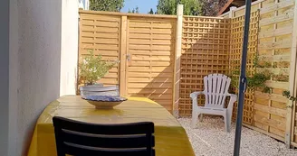 Maison 3 personnes - Bleu et bois Maison 3 personnes - Bleu et bois