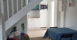 Maison 3 personnes - Bleu et bois Maison 3 personnes - Bleu et bois