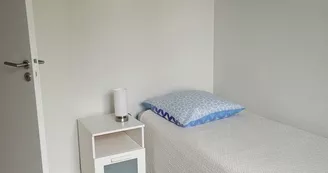 Maison 3 personnes - Bleu et bois Maison 3 personnes - Bleu et bois