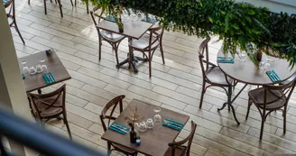 Au Bout de la Grève chez Roberte Au Bout de la Grève chez Roberte